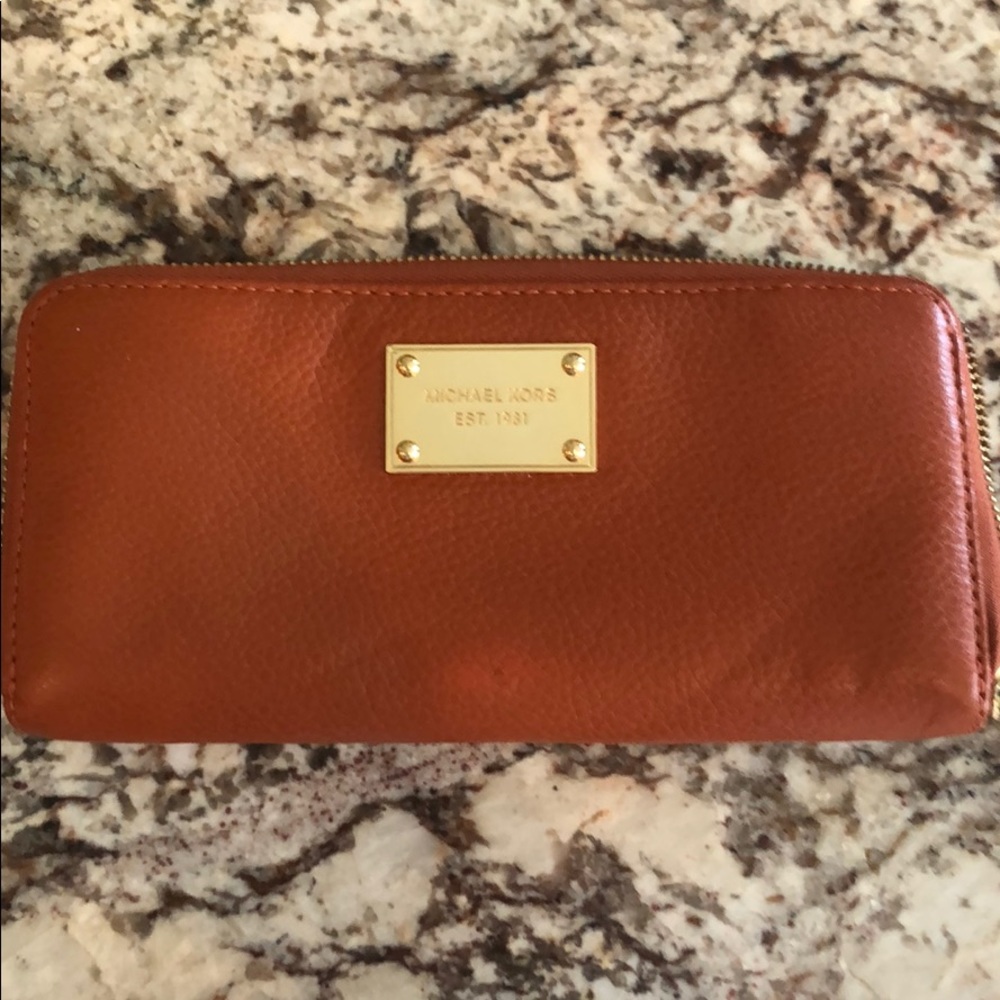 Michael Kors zipper wallet